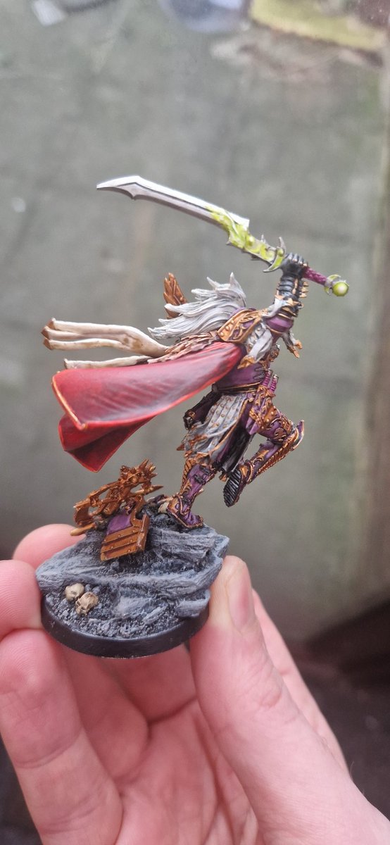 lordsigmund's tweet photo. Well he took me about a year to finish painting but he's finally done. Fulgrim, primarch of the emperor's children #warhammer #warmongers #warhammercommunity #horusheresy #emperorschildren #warhammer30k https://t.co/cYABPczpa1