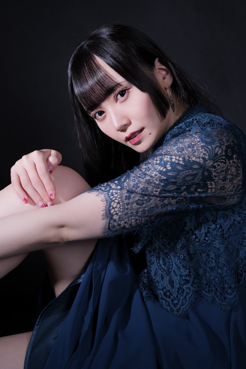 Sayoko_Nakajima's tweet photo. 関東を拠点に活動する
フリーランスモデルです📸

常時95㌢overの黒髪は
今まで1度も染めたことのないバージンヘア✨

ポトレも作品撮りもグラビアもフェチ系もOK🙆🏻‍♀️
黒髪ロングを生かした表現も得意です🖤

フォローしてね🥺💕

#私と来年撮影行きたい人が密かにいいねをくれる　
#今年最後の自己紹介 https://t.co/DbnZjFHUg0