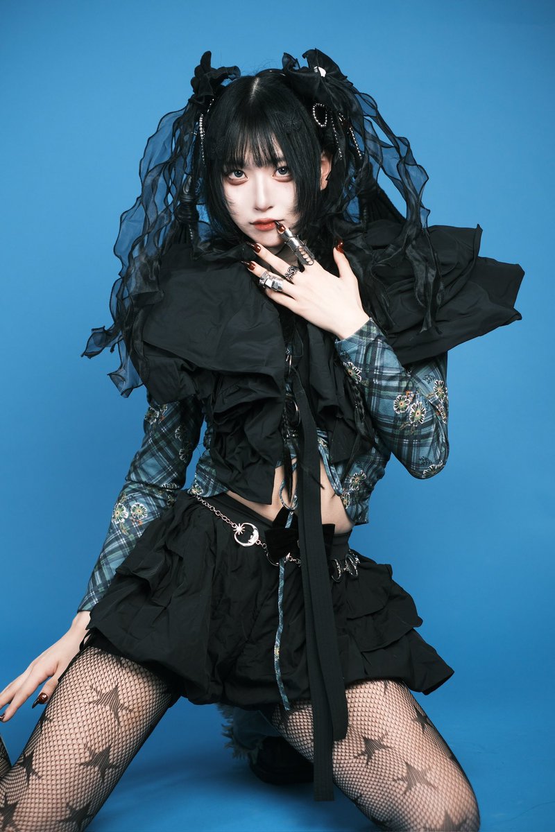 こんなにもきゅるるんしてるのに靴込みで全長185cmあるの愛する面積が膨大すぎる