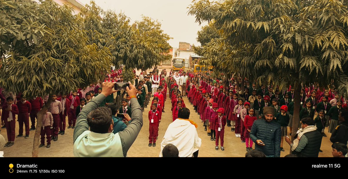 maibundelkhand's tweet photo. इस आंदोलन की प्राणवायु होती है युवा शक्ति। #बुंदेलखंड_पृथक_राज्य_आंदोलन की #गाँव_गाँव_पाँव_पाँव_यात्रा के अंतर्गत #युवा_संवाद कार्यक्रम जालौन जिले के ज्ञानदीप इंटर कॉलेज में आयोजित किया गया। जहाँ बच्चों को बुंदेलखंड की विस्तृत जानकारी दी गयी।
#जय_बुंदेलखंड🙏 https://t.co/qwT86x3xWG
