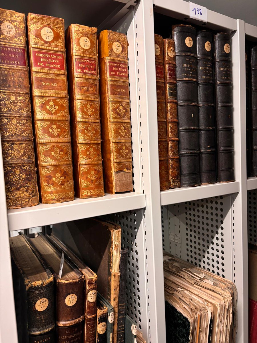 [Nos meilleurs souvenirs 2024 🥳]

Les étudiant.es de l'EPSAA ont visité l'exposition "De mémoire et de temps", d'Eric Genevrier pour réaliser la conception de l'édition de l'ouvrage. 

36 portraits des agents des Archives de Paris y sont présentés !