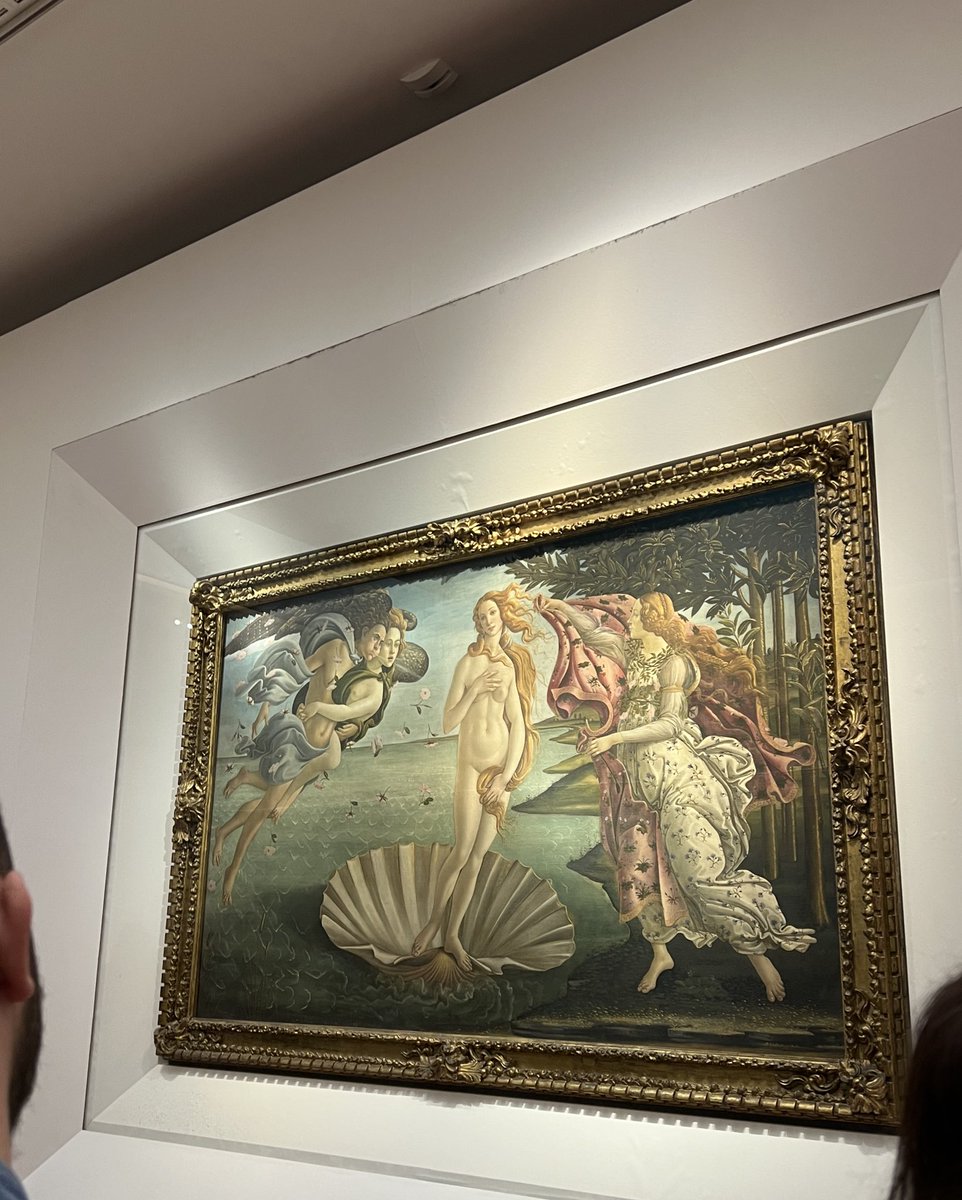 torikravitz's tweet image. I don’t use this silly app anymore but I’m just stopping by to yell from the rooftops that Italy is the most incredible country I’ve ever visited. Being here for New Year’s Eve sets the tone for 2025. More travel and more joy.