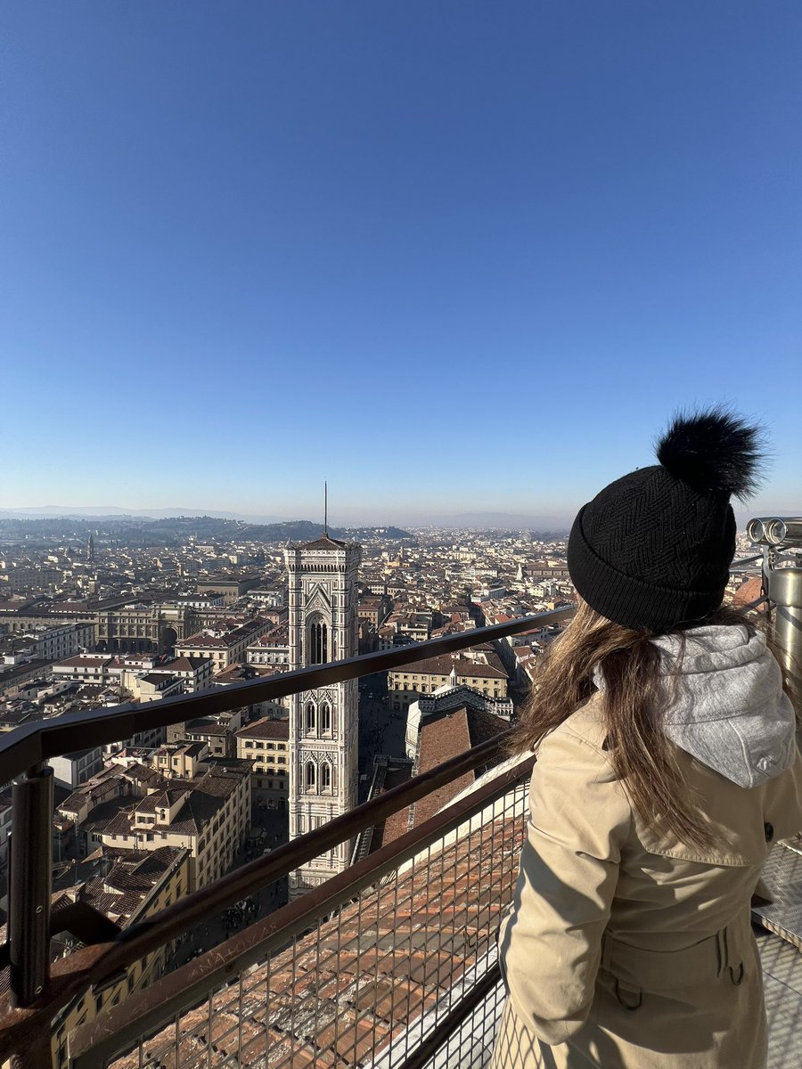 torikravitz's tweet image. I don’t use this silly app anymore but I’m just stopping by to yell from the rooftops that Italy is the most incredible country I’ve ever visited. Being here for New Year’s Eve sets the tone for 2025. More travel and more joy.