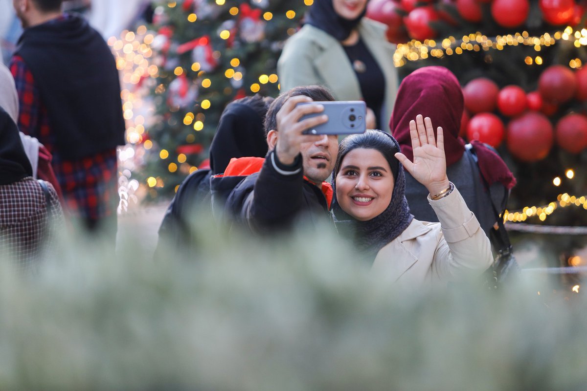 The atmosphere of the historic Vank Cathedral in Isfahan's Jolfa district during the New Year celebrations.
For years, Muslim and Armenian citizens of Isfahan have lived peacefully together in this historic neighborhood, fostering a unique social harmony.
Photo: Peyman Shahsanaei