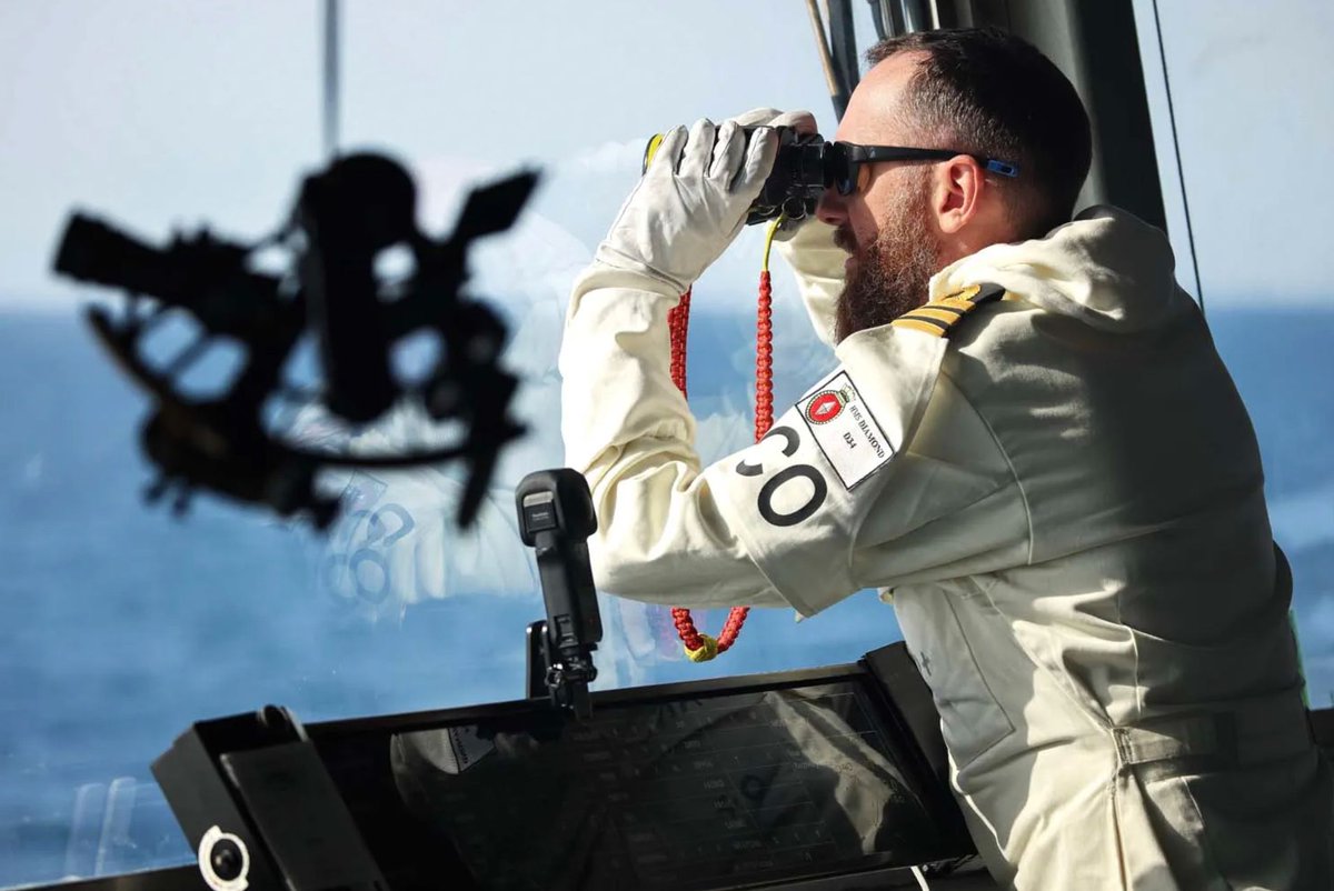 NavyLookout's tweet photo. For actions in Red Sea, Cdr Pete Evans, CO @hmsdiamond and Cdr Rich Kemp, CO @HMS_Richmond among RN personnel to recieve awards in new year's honours list.

AB M Winton, mentioned in dispatches for manually aiming  30mm cannon on HMS Diamond  and destroying Houthi drone, saving  lives of sailors on board a merchant ship.

https://t.co/l0PMafHl4X