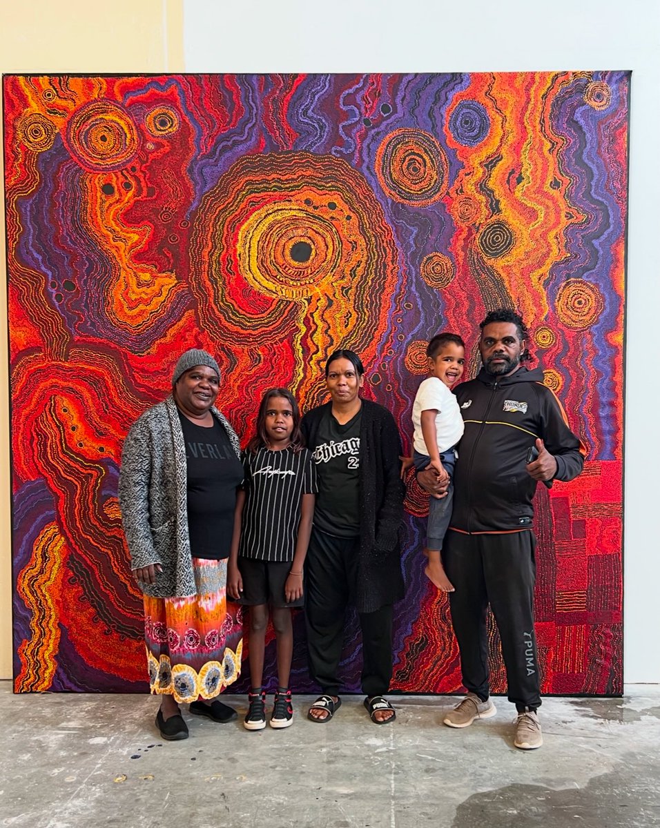 Happy New Year Friends!!! We are so proud of all that has been achieved by the incredible South Australian Art Centres in 2024. 

Wishing everyone a joyful 2025. We are grateful for your friendship and support. 📸Tjungkara Ken @tjalaarts 🖤💛❤️ 

#ourartourbusiness #ngurapulka