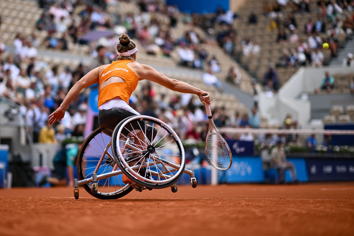 2024: een jaar met een lach en een traan

Bedankt voor alle steun die ik dit jaar heb mogen ontvangen. Ik kan terugkijken op een jaar vol actie.

Ik wens jou een geweldig 2025, ook vol met actie!

Foto:  ITF Kopatsch/Molter

#nieuwjaar