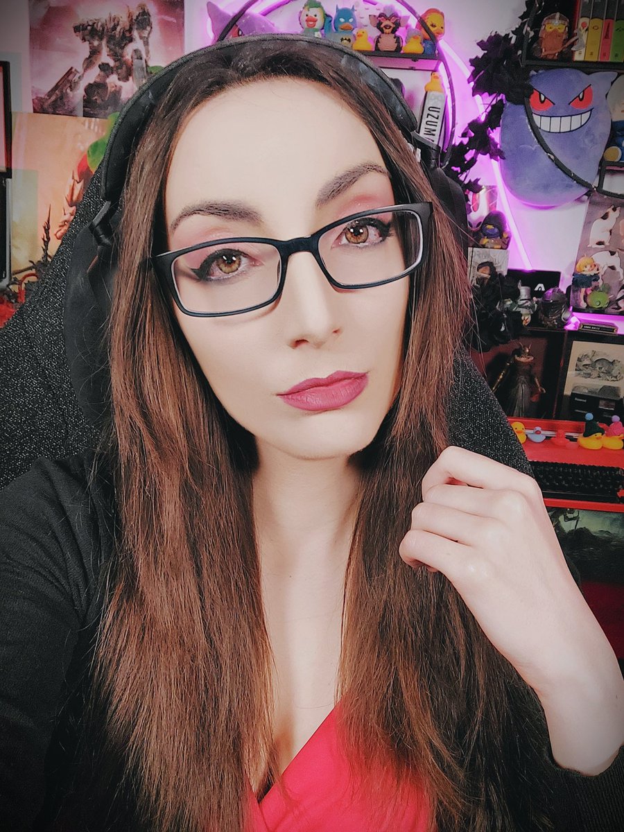 Last stream of 2024 my nerds, I'll be live on twitch until EU Midnight if you're looking for a party! 🥳