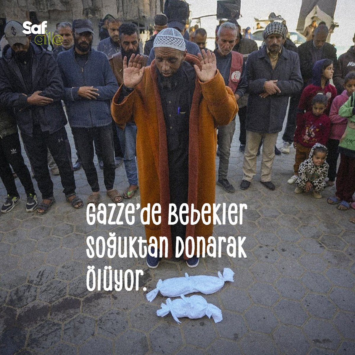 Safdijitalcom's tweet photo. Gazze’de bebekler ve çocuklar soğuktan donarak ölüyorlar.
İmam İslam Ebu Suayed, El-Aksa şehitleri hastanesinde bebeklerin cenaze namazlarını kıldırdı.
Kaynak: Associated Press
#safaile #gazze #çocuk https://t.co/nFUfu4lMbW