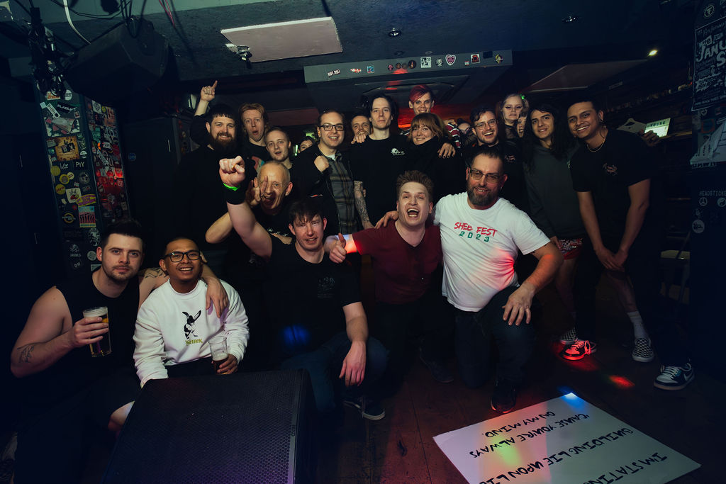 🟠 Happy New Year from the band! 🔵

We hope you all have a great 2025 and will continue rocking out with us (and the new album 👀) in the new year!

📸: Bella Cada Media