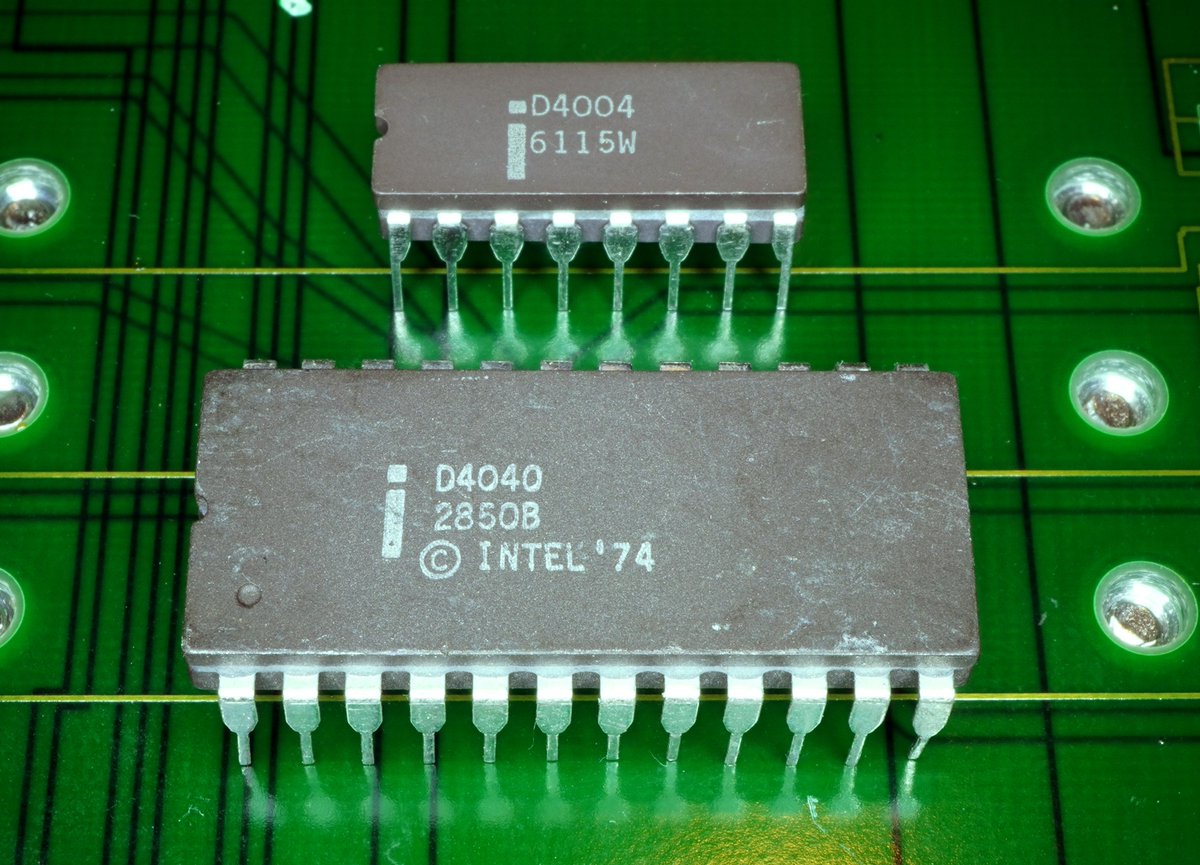 duke_cpu's tweet image. Happy Birthday Intel 4040!
In December 1974, #Intel introduced the 4040 as the 4-bit successor to the famous Intel #4004. 
It came with 3K transistors (yes, not million or billion!) using a 10 micron pMOS process. The 4040 can compile 4-bit data, handle  8-bit instructions and…
