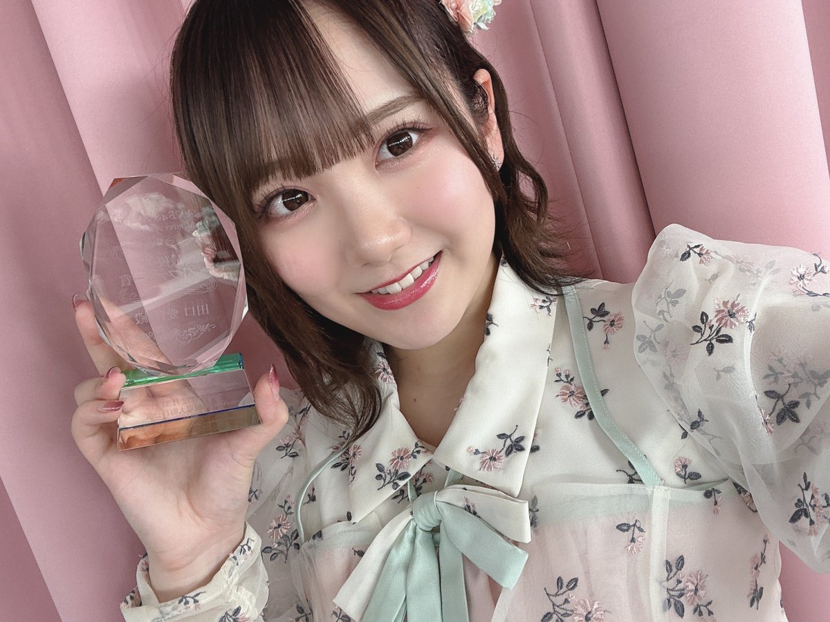 48manaka_16's tweet photo. #AKB48大晦日公演 ありがたぐちでした！

今年も一年メンバーみんなよく頑張りました☺️👌🏻
今年のアワードで「ベストファニー賞」頂きました！！！！🙂‍↕️🙂‍↕️

そのほかにも沢山ノミネートさせていただきまして、来年も頑張っていきたいなと思いましTAGUCHI https://t.co/M9MvWILyPc