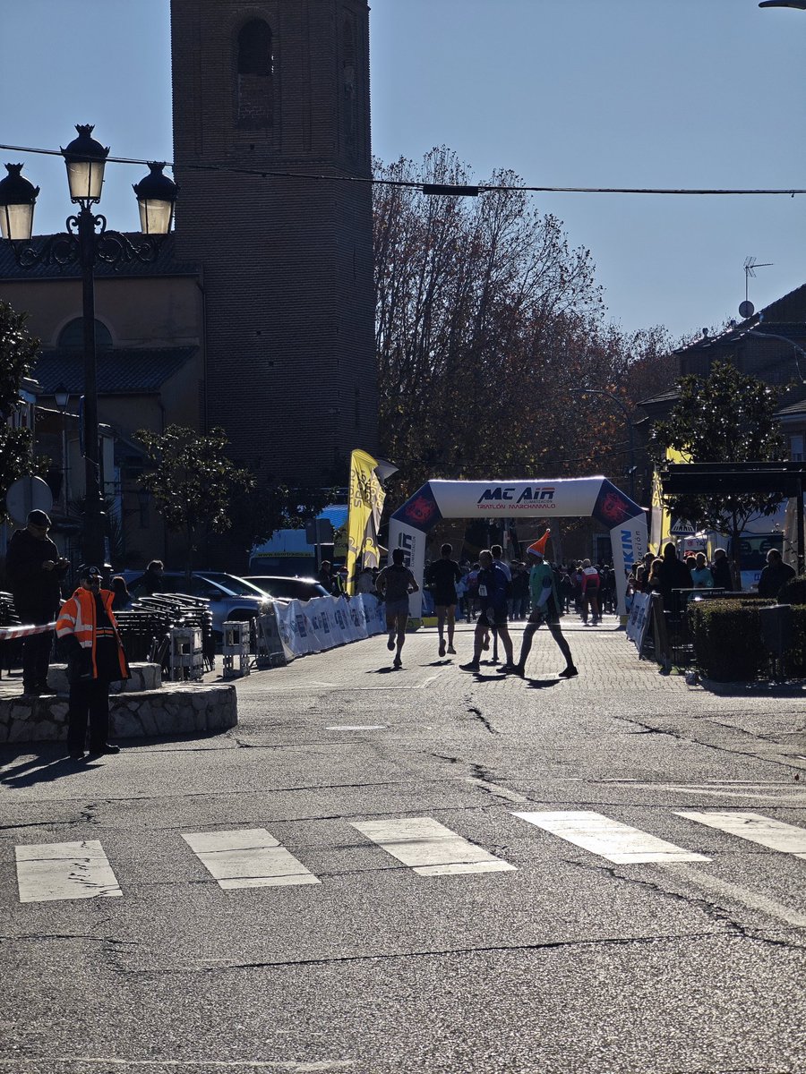 🚨🏃‍♂️ Protección Civil de Alovera en la IV San Silvestre de Marchamalo 🧡🚑

Hoy colaboramos con 4 voluntarios y un V.I.R. para garantizar la seguridad de este gran evento deportivo. ¡Gracias a Protección Civil de Marchamalo por contar con nosotros! 🤝👏