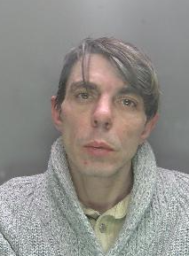 ⚠️ We are still trying to find Michael Greef, 42, who has links to #Hatfield. 

He's wanted in connection with breaching court bail and criminal damage. 

He has links to #Bromley, #SouthEastLondon, #Redhill and #Sutton.

Report by calling 101.

In an emergency, dial 999.