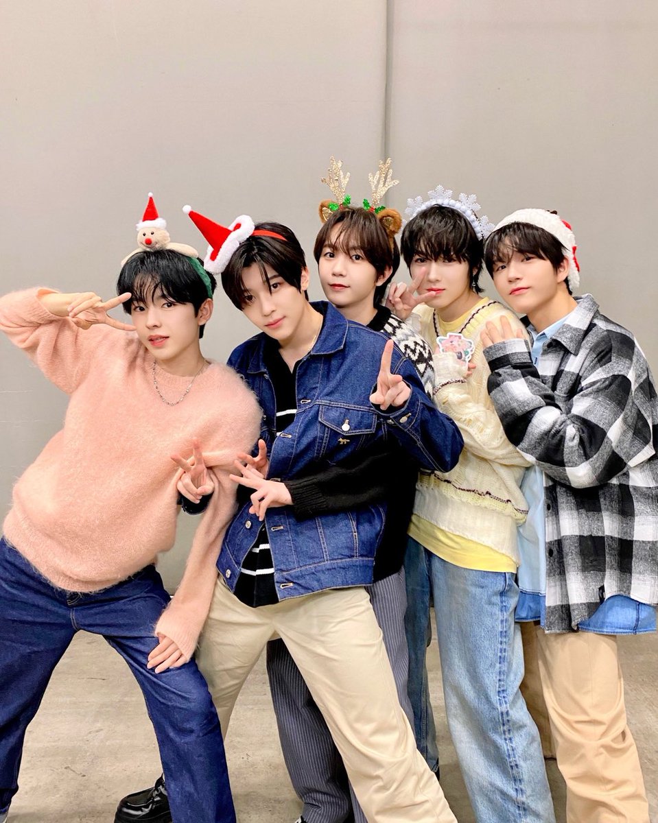 jaaeehee's tweet image. 🎄 ʏᴏᴜ ᴀ ᴍᴇʀʀʏ ᴄʜʀɪsᴛᴍᴀs ໒꒱ ‧₊˚