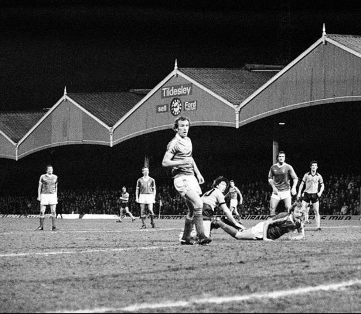 leenico59's tweet image. Wolves 1 Forest 0,30th April 1979,John Richards 100th 1st Division goal #wwfc 🐺