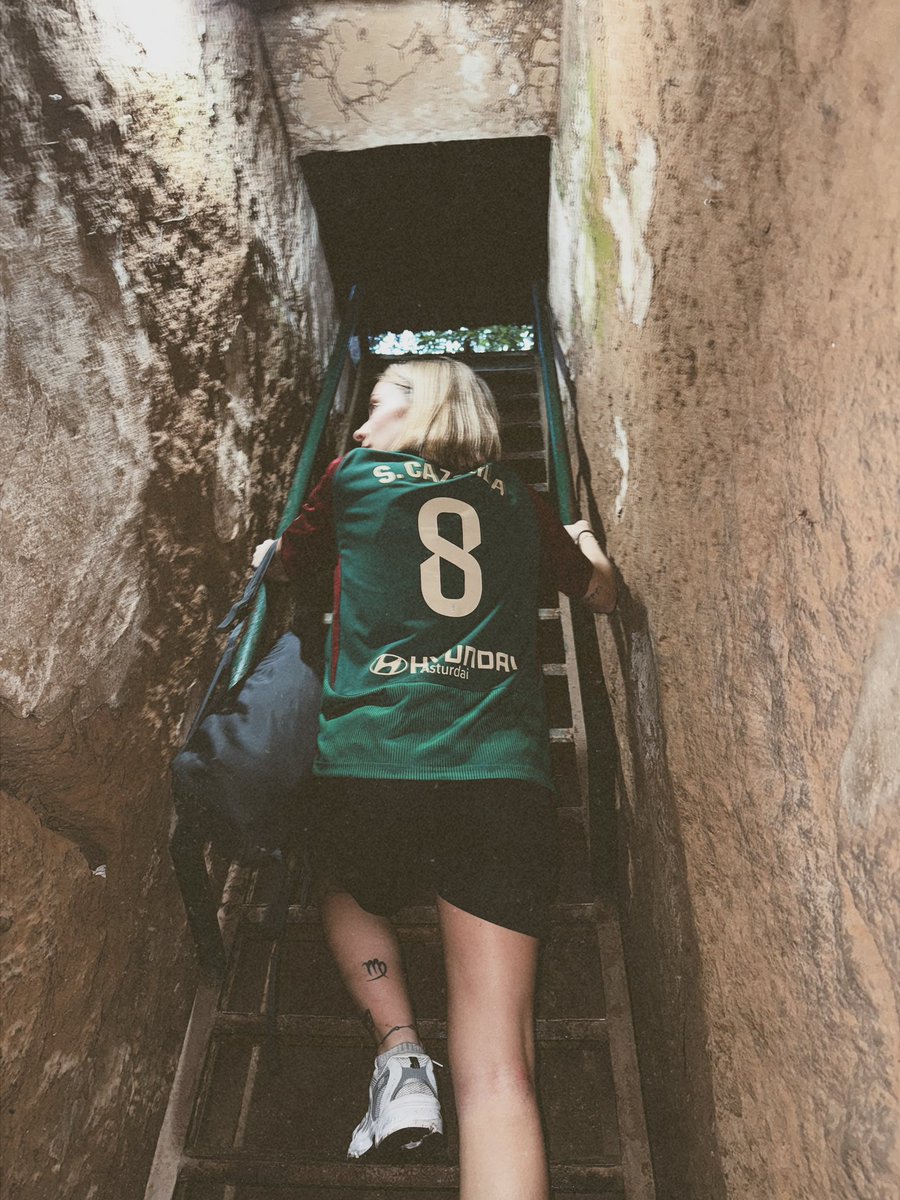 Otro diciembre más, un país nuevo, pero nunca falta… <a href="/RealOviedo/">Real Oviedo</a> ✨Túneles de Cuchi, Vietnam🇻🇳✨