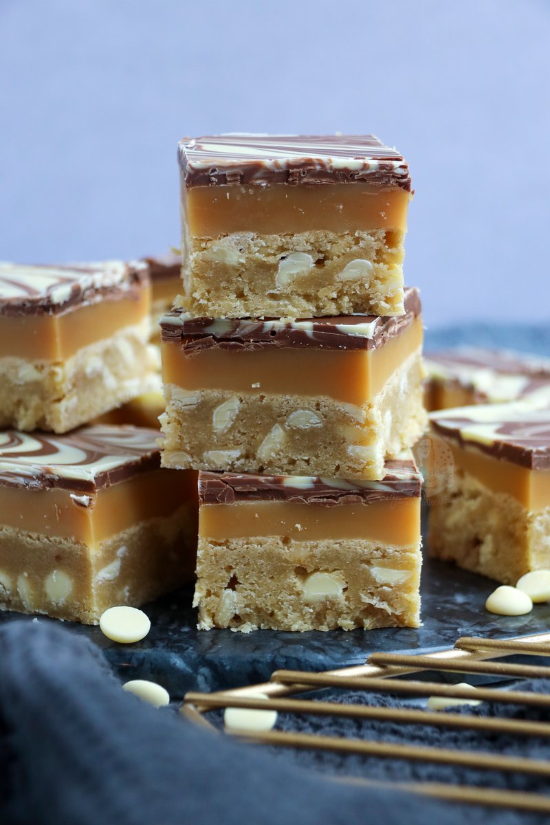 Millionaire Blondies 🤤😋 Recipe - janespatisserie.com/2022/05/31/mil…