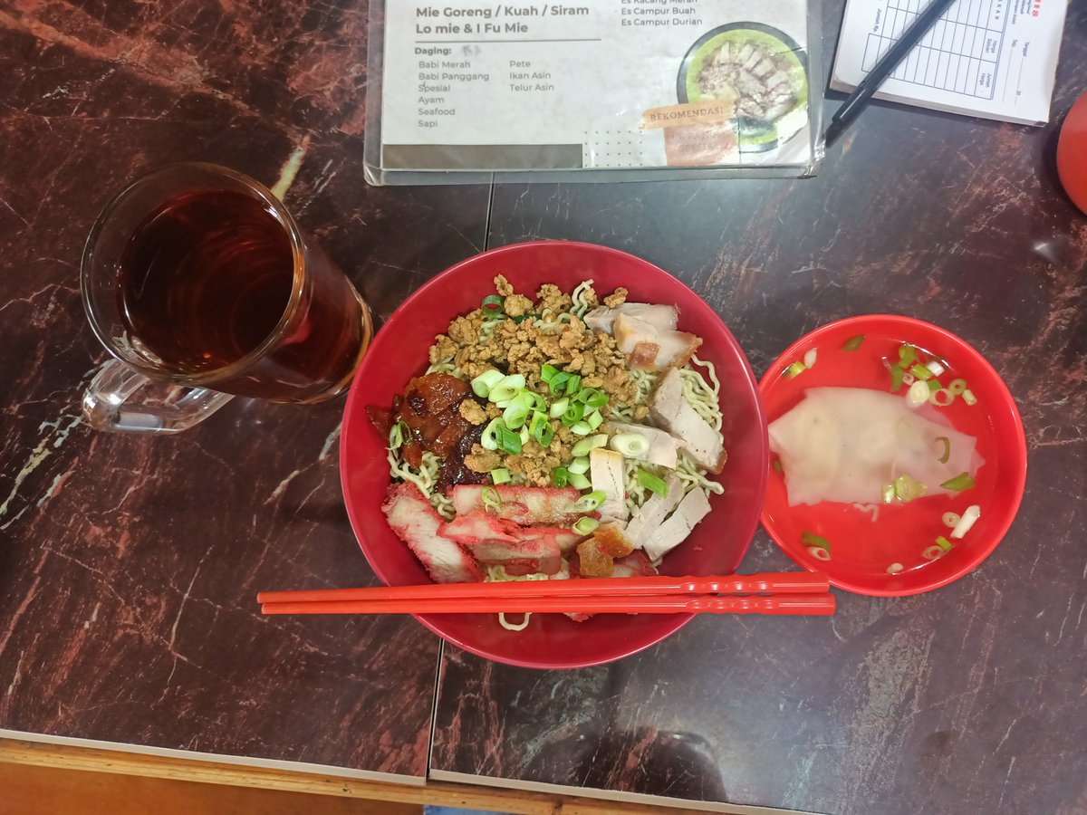 今年もありがとうございました！
お昼は、年越し豚ラーメン。夜は年越し蕎麦食べます🫡。。皆様良いお年をお迎え下さい🙇