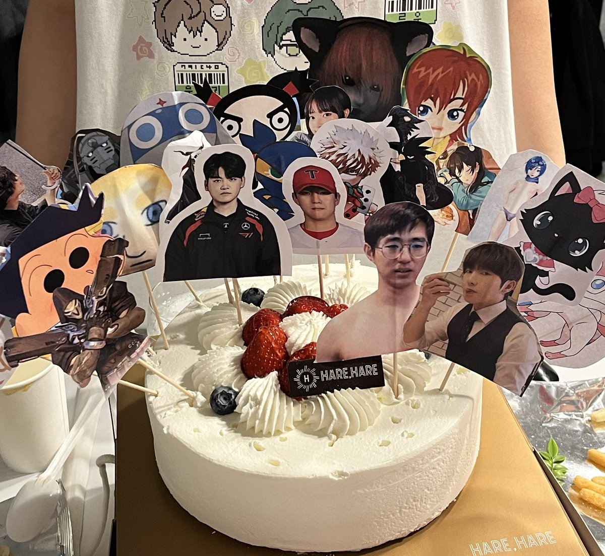 2025 가능충 케이크햇어요
해피 뉴 이어!!