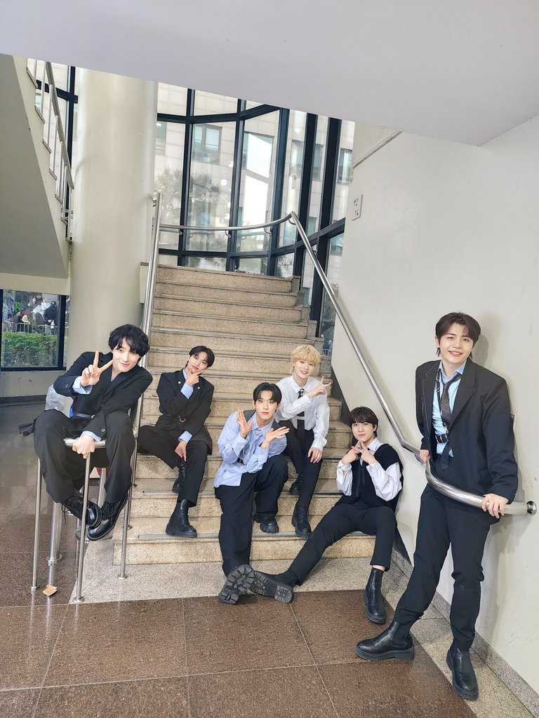 PickusTeam_INA's tweet photo. HAPPY NEW YEAR PICKUS ❤️
@PICKUS_talk 

#PICKUS #피커스 #RICKY #리키 #MINGEUN #민근 #KOTARO #코타로 #HYEONSEUNG #현승 #YURA #유라 #NAMSON #남슨 https://t.co/jDuk5zQstq