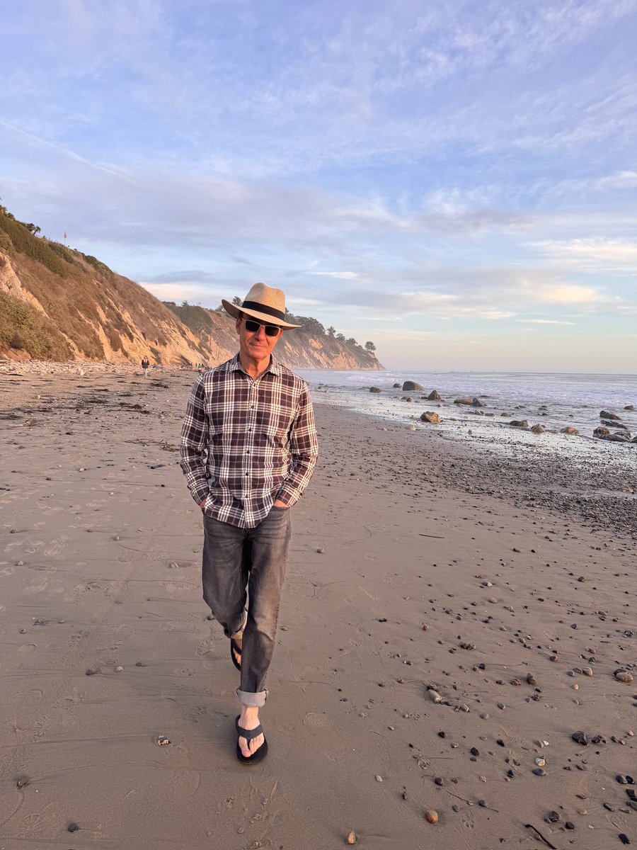 TheTripHawkins's tweet image. HNY! 🥂OUT WITH 2024 &amp;amp; IN WITH GFAL! I believe in this company! It’s founders have made lots of hit games and we’ve had success together before (I.e. Millionaire City on Facebook.)
GFAL is innovating better games with better business models; an exciting future!! #GFAL #celebrate