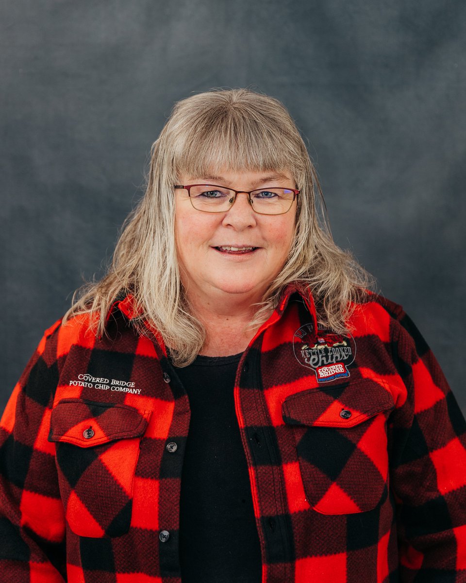 CBchips's tweet photo. Meet Leslie, our wonderful DSD Communication Specialist! 😊 For the past 11 years, she’s worn a few hats across the business, but her current role has her serving as the go-to communication hub for our 14 sales reps in the Maritimes. Thank you for your dedication, Leslie! 👏 https://t.co/3r8i7ZrKNA