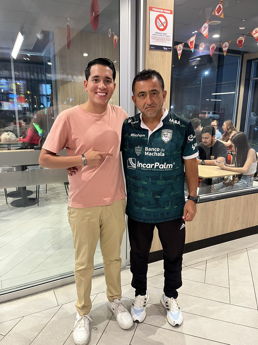 gileralava's tweet image. … de estar en #ZappingFC en dos oportunidades; encontrarme después de muchos años con el profe Miguel Parrales, un grandísimo amigo y mentor; ser invitado en #Zappiners; conducir el #Reacts de la gran final de vuelta de @LigaProEC … definitivamente un mes y un año maravilloso.…