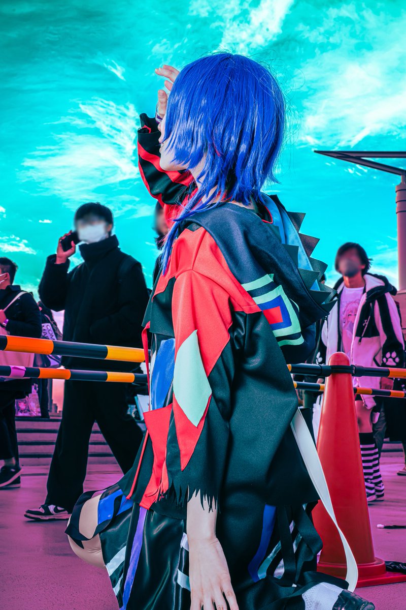 rutapiyo's tweet image. 【コスプレ / cosplay】
理芽 🧿 The Crack in Space
#C105_cos
#神椿変身部 #理芽美術部
PALOW.先生の素敵なデザインを再現するためにとにかくイラストや映像と睨めっこしました…!
間違えてるところもあるかもしれませんが、めちゃ頑張りました!
なおさんニューロマ風加工ありがとう🙏