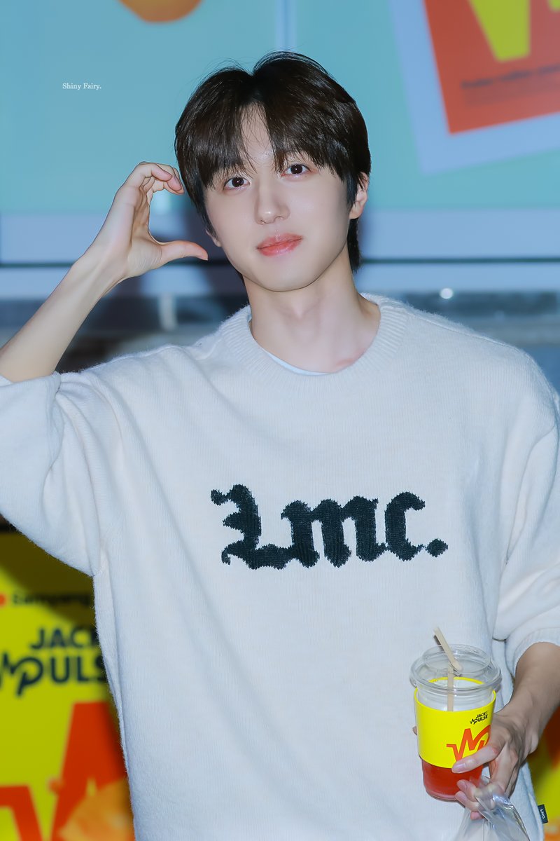 ShinyFairy_cn's tweet photo. 241101 #찬희 #CHANI https://t.co/XHyykC4AVP