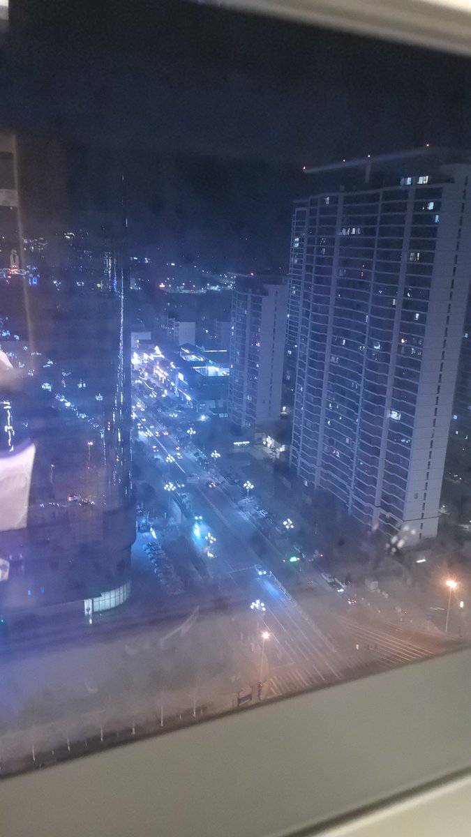 这年跨的，新年第一炮也没打成，直接喝醉了