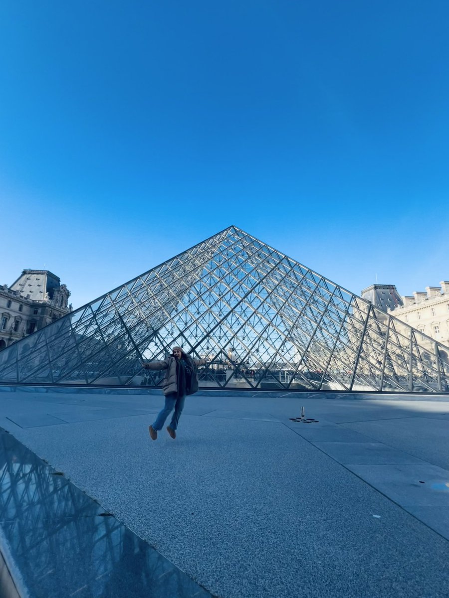 ✨ Closing 2024 ✨
Gracias por todo lo que me diste y por lo que me dejaste. Me quedo con lo mejor de ti. 💛

Y a ti, 2025…
Espero poder decirte lo mismo cuando termines. 🤞🏻

Sé que vienes con proyectos y momentos especiales, y estoy lista para todo lo que traigas. ✨