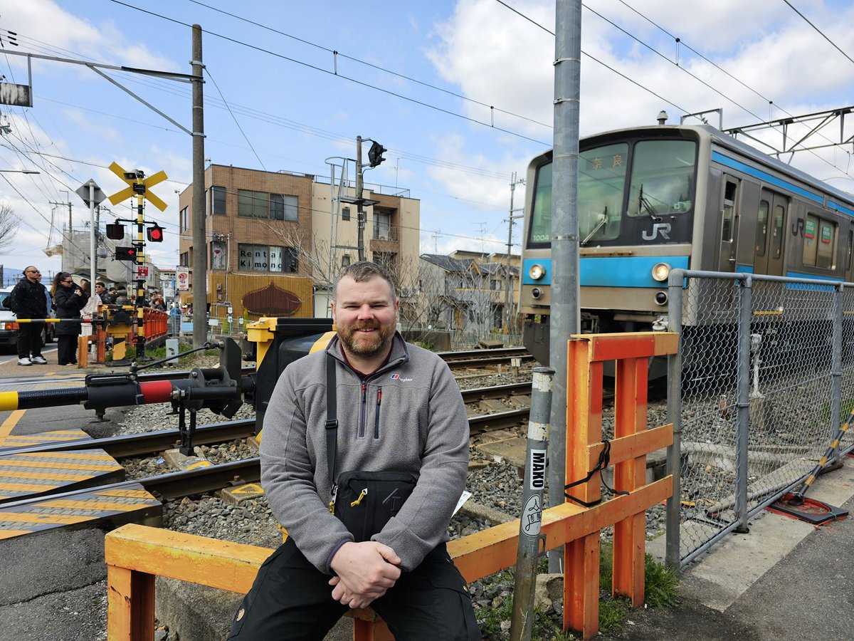 John 🐝🇪🇺 tweet media