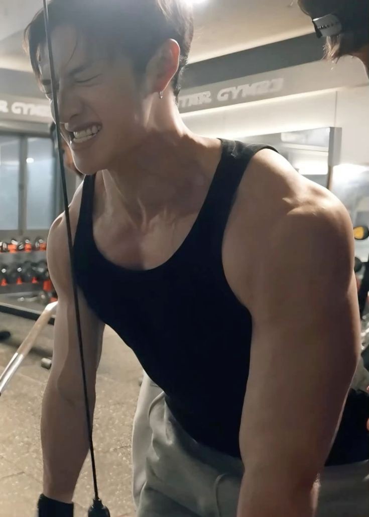 힘이 절로 나는... 새해의 첫 찬이.
힘찬이.. 너로 정했다^^