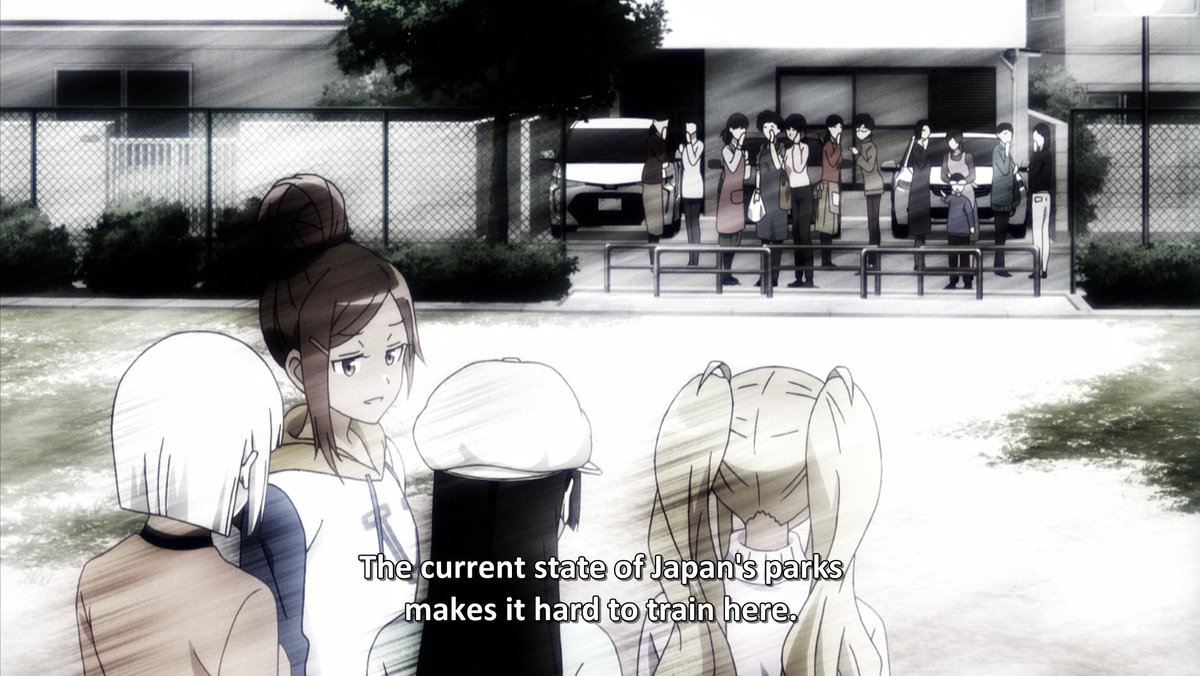 KichiBob's tweet photo. I was asked, ''What this scene means'' on DM.

This is a scene where they are working out in the park and a bunch of lady's say they are being suspicious.

Well, in Japan, there're less people who work out in a park or somewhare, than in the US or European countries. If you work out in a park, it's somehow a bit ''weird'' thing for older people.

Actually, this scene is a bit exaggerated. but, this is a kinda fact.

#ダンベル何キロ持てる？