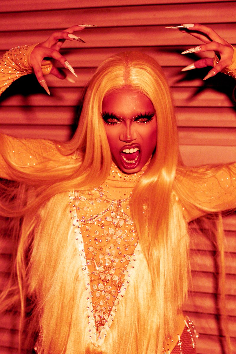 KhiannaWithAK's tweet image. 2024 WAS A BLAST 💥

Had a great time performing @dojacat&apos;s Demons for the great yearend show @draginthesouth. To 2025! Will forever be grateful 🫶🏻

Photos from @nomnomnomyyy @shuttermedridge
Hair from @shewarmaa