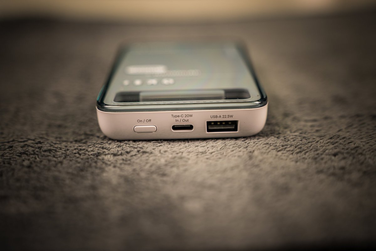 TechFactsRafee's tweet image. #Stuffcool roam is a pocket friendly 10000mAh mini #Powerbank , which offers 22.5W USB-A output, 20W PD type-C output &amp;amp; Claiming iPhone charging 50% in 30min, &amp;amp; 18W input fast charging.
Very small &amp;amp; Handy 👌 have a look👌
Price: ₹1499 👇
amzn.to/4iXvraL
@Stuffcool