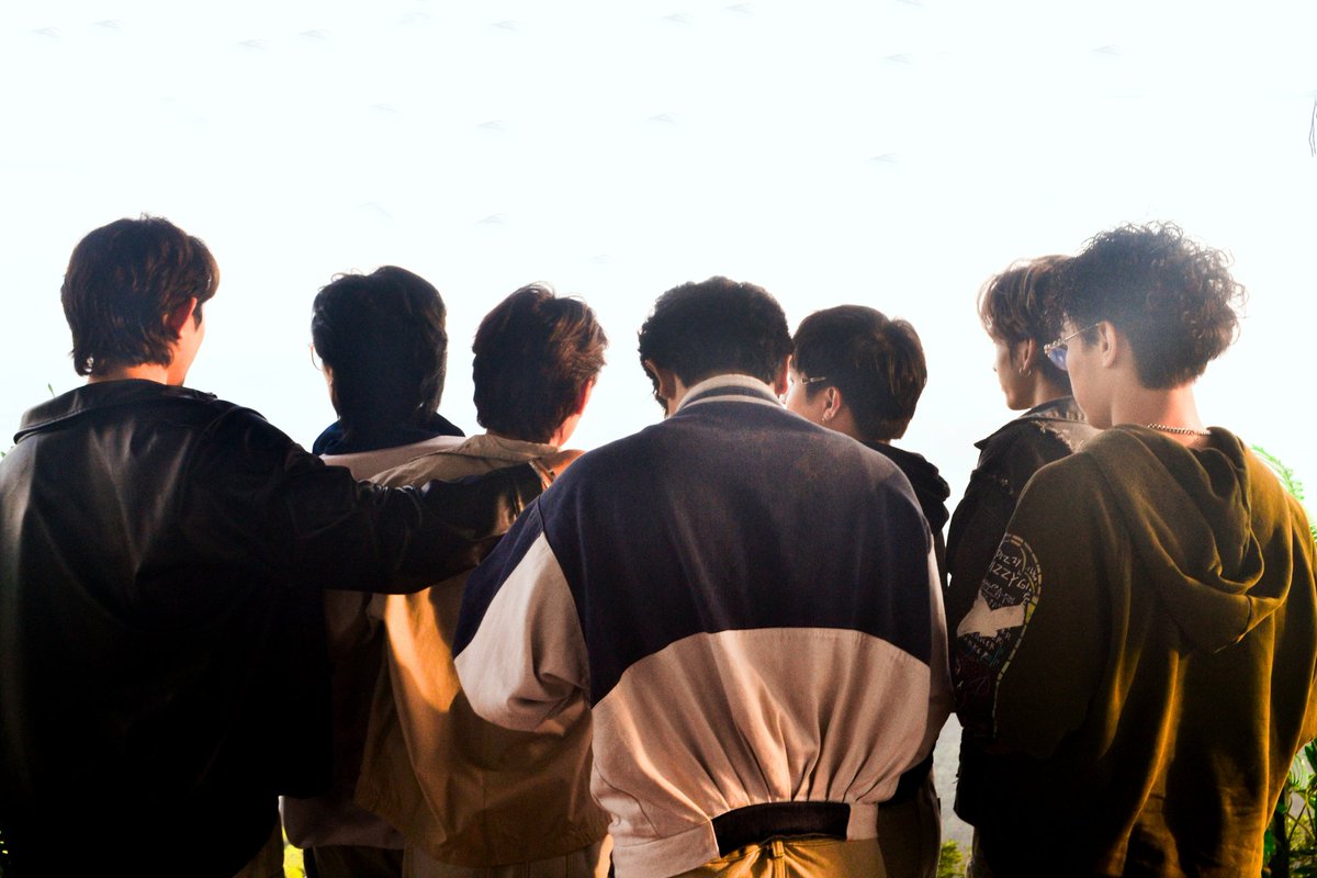 [🌟] SY•NC is wishing you all a happy new year, Starbursts!

2024 was indeed a great year for us! We're thrilled to see everyone's stars align together. Cheers to more success &amp; memories in 2025! 

#SYNCph #HappyNewYear