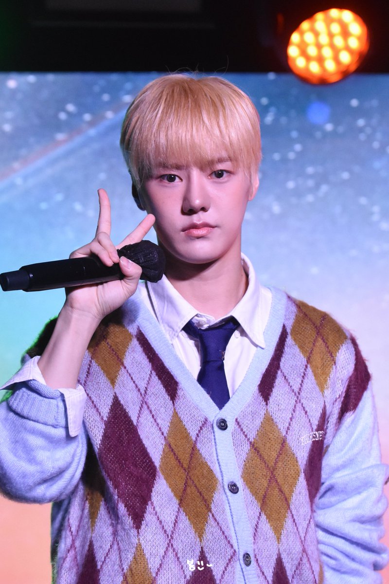 vrchanb's tweet photo. 241127 

2024년 마지막날 베리시🤍🤍

#나인아이 #NINEi #ナインアイ
#베리 #VARI #ベリ https://t.co/HCtXbpfyN8