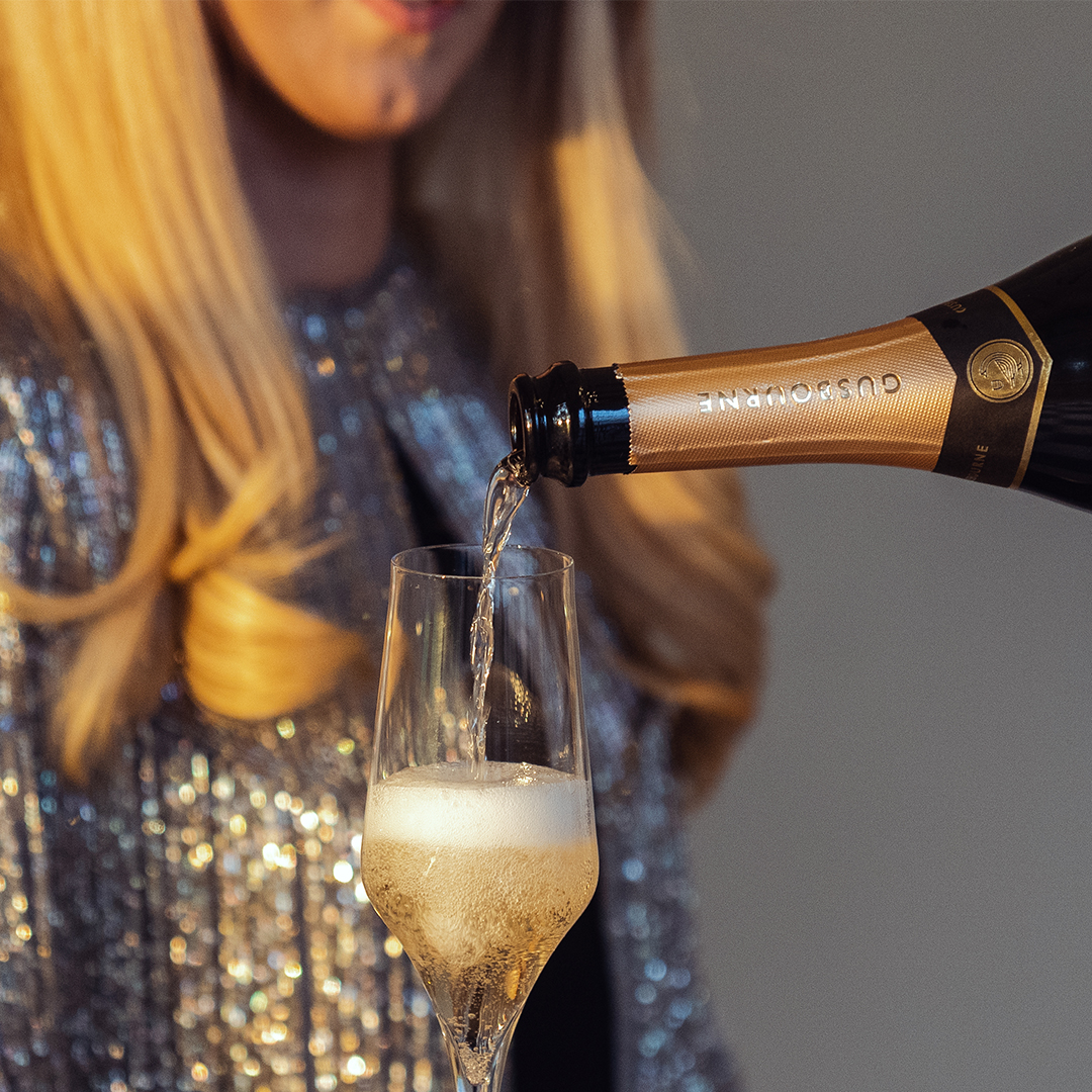With a sparkling night ahead, enjoy the glitz and glam of New Years Eve with the generous pour of our Brut Reserve as you spend the end of 2024 sharing celebratory cheers throughout the evening with loved ones. 

📸: Yoxman