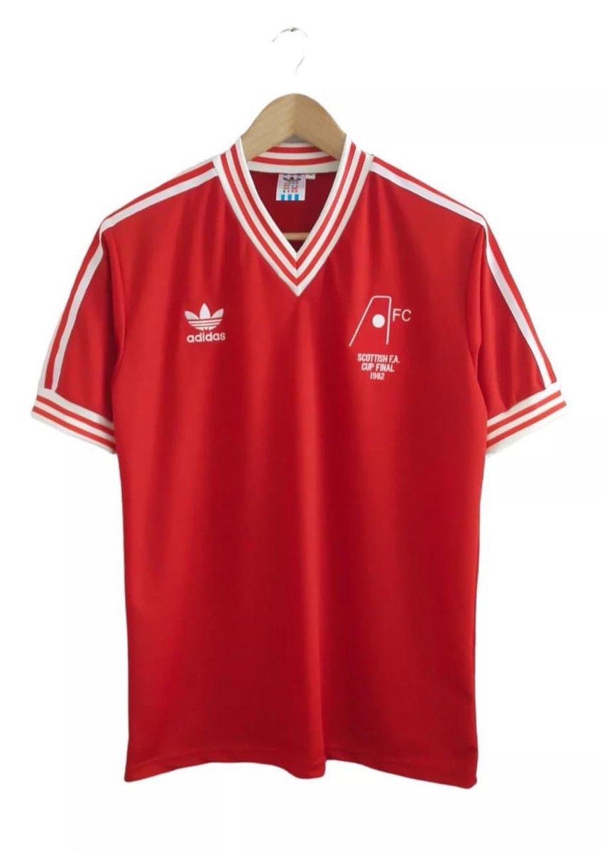 AberdeenRetro's tweet photo. Aberdeen 1982 Scottish Cup Final top.

79-82  Home shirt.

M(42), 2XL(48).

DM to enquire/order.
aberdeenretro@gmail.com https://t.co/5d8mCKOgEL