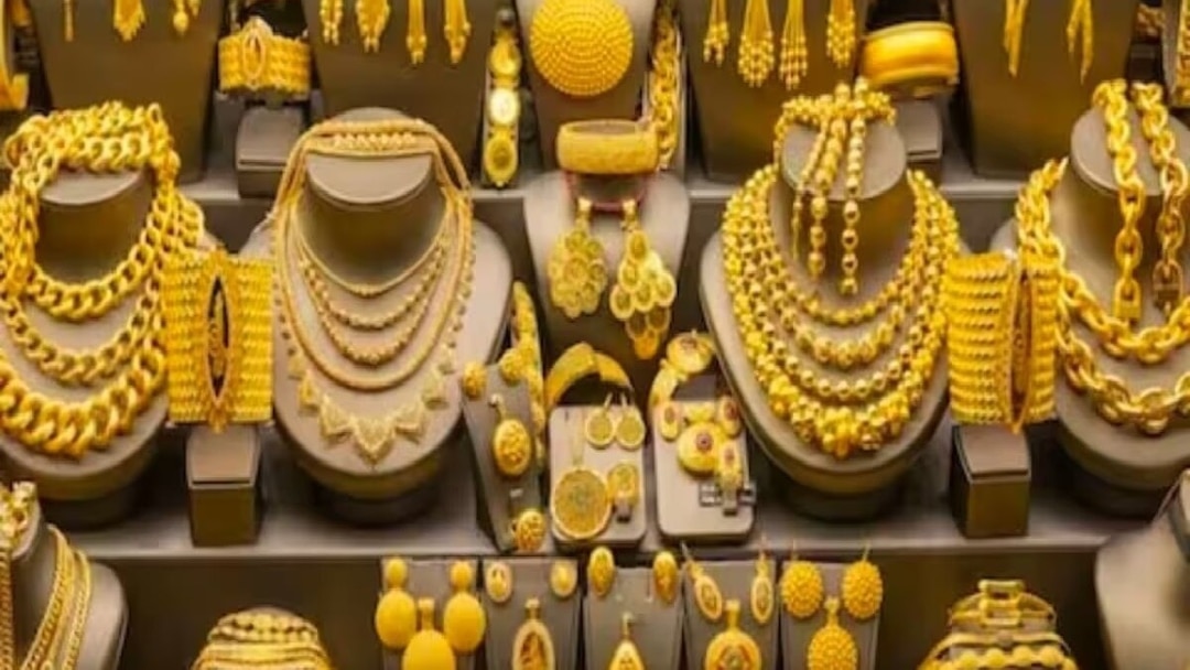 #goldpricetoday: साल 2024 के आखिरी दिन सोने ने दिया झटका ! महंगा हुआ गोल्ड, चेक करें रेट......
#GoldPrice