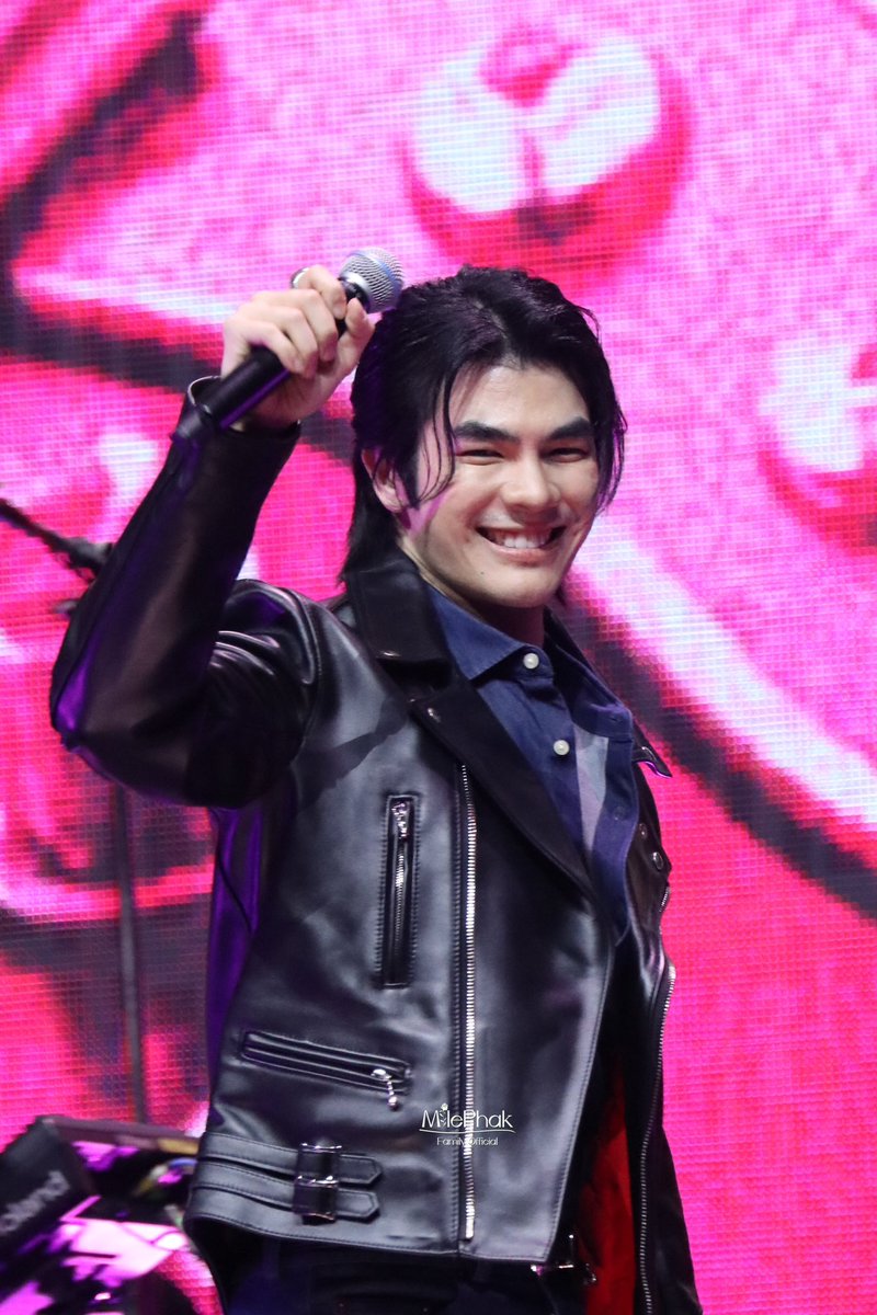 ไหนใครมาเจอพี่มายวันนี้บ้าง 🤘🏻

#BeOnCloudHNY2025
<a href="/milephakphum/">mile phakphum</a> #MilePhakphum