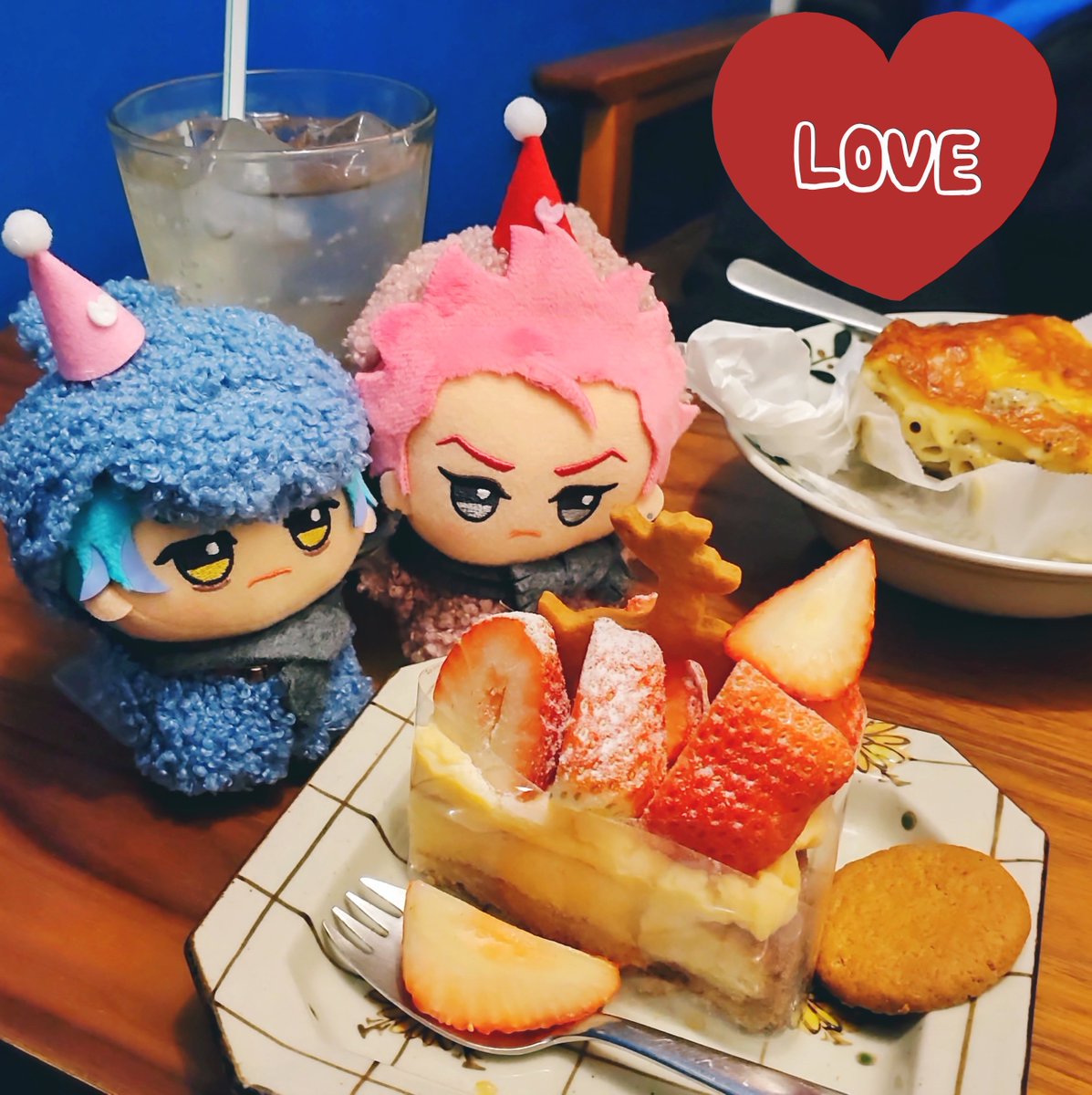 BDt8q's tweet photo. これはクリスマスあたりのぬいたち…🎄かわいいモコモコおよふくお迎えしたのでタイディさんにてめり〜かりすます https://t.co/tbgnx4moFQ