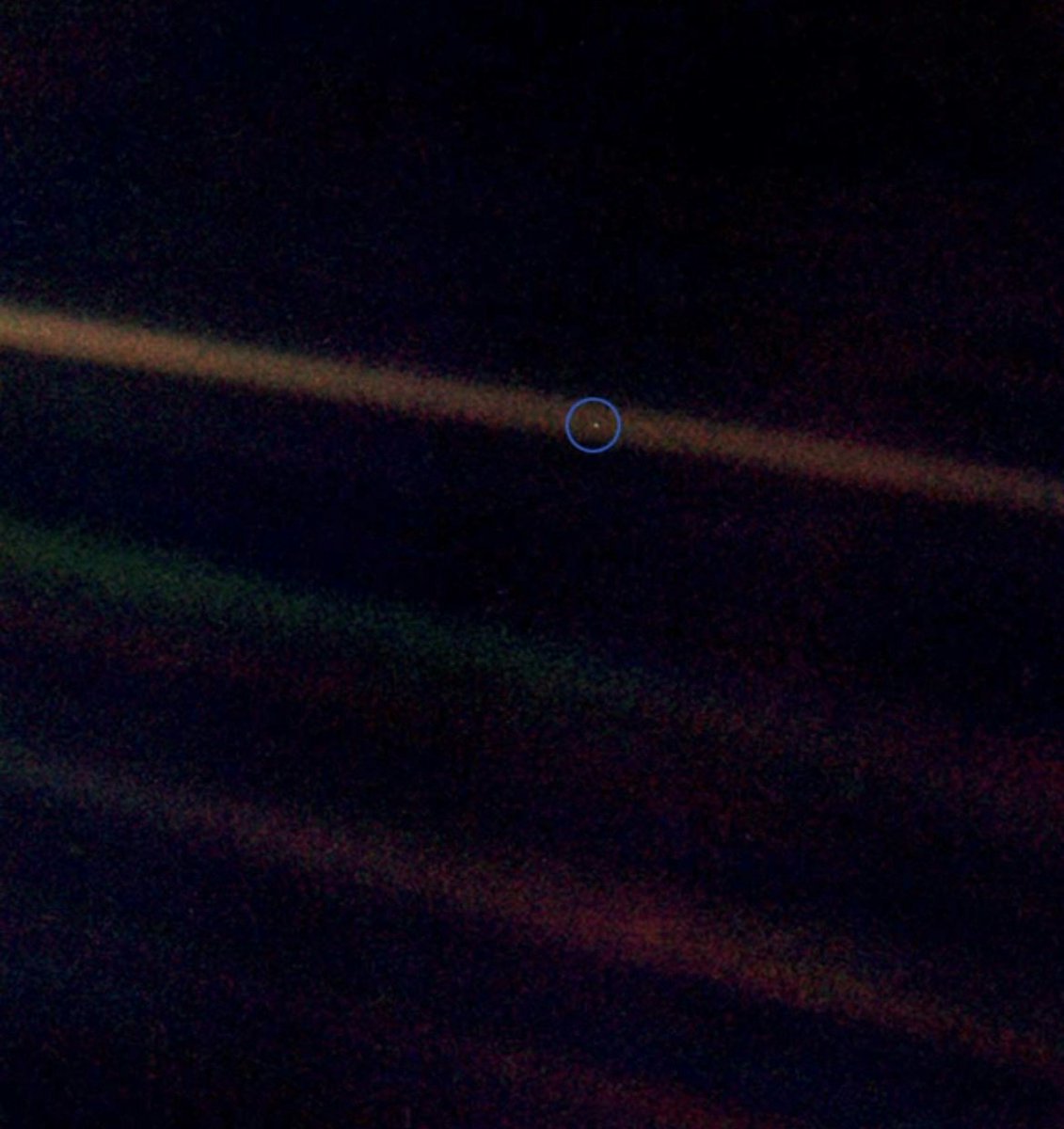 En cette fin d'année, alors que nous sommes si nombreux à pouvoir devenir cause d'une civilisation plus repectueuse des humains et de la nature, je ne peux que constater que nous nous absorbons dans des priorités qui tiennent plus de la préférence que de la nécessité, que se soit