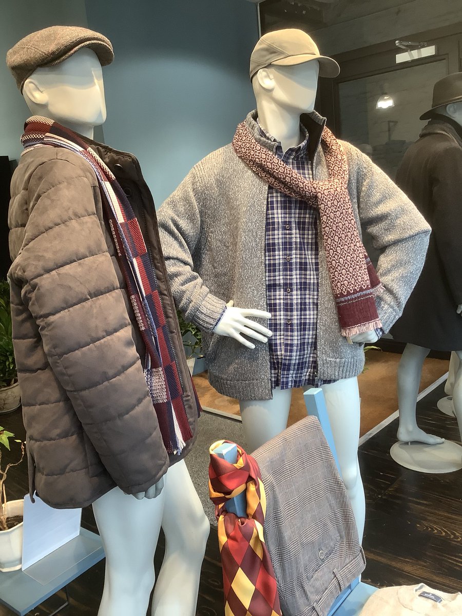 maxim1953's tweet photo. Soldenetalage.
Solden vanaf vrijdag 3/1/2025.
#herenkleding #winkelen #shoppen #shopping #shoplocal #bredabaan #merksem #antwerpen https://t.co/7kB9OGkS0S