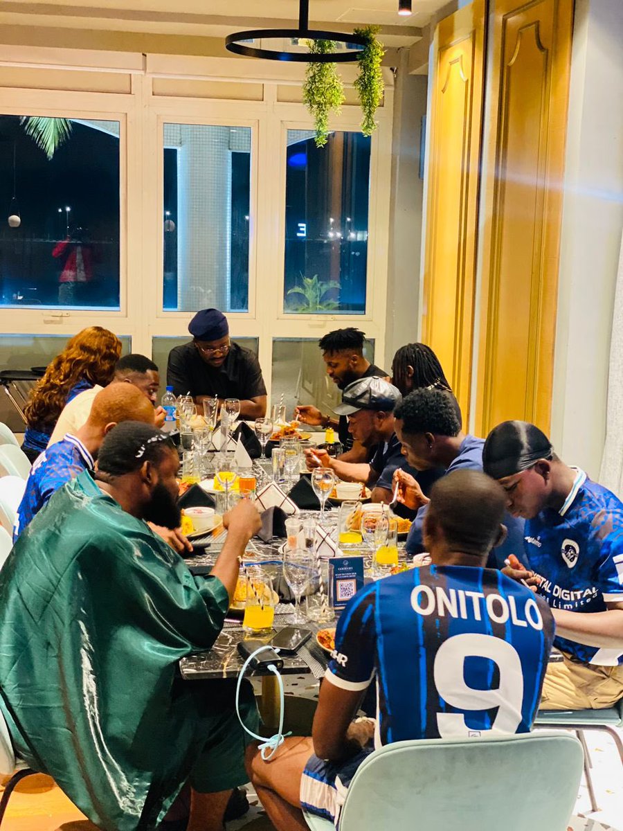 Seye Dele (@seyedele) on Twitter photo Yesterday, after the <a href="/LagosLiga/">Lagos Liga</a> dinner, I was giving a speech to members of <a href="/StarssFc/">SuperstarFC⭐️</a> and some of <a href="/FirecrackersFc/">FirecrackersFC</a> team, at the end of my lecture I noticed that the entire restaurant staff had stopped what they were doing briefly to listen to me. (Was just us left in there and my Yesterday, after the <a href="/LagosLiga/">Lagos Liga</a> dinner, I was giving a speech to members of <a href="/StarssFc/">SuperstarFC⭐️</a> and some of <a href="/FirecrackersFc/">FirecrackersFC</a> team, at the end of my lecture I noticed that the entire restaurant staff had stopped what they were doing briefly to listen to me. (Was just us left in there and my