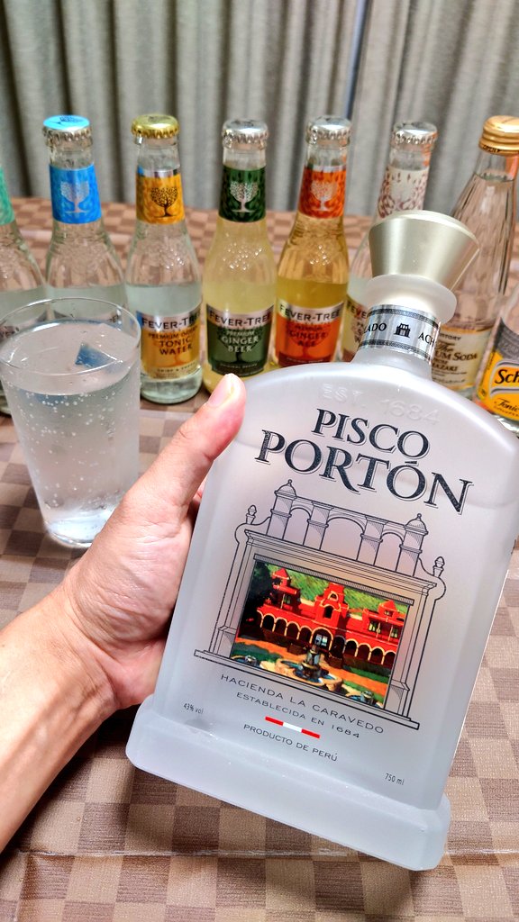 ORCA_csc's tweet image. 少しカクテル飲みます🍸️
Salud, Dinero, Amor!🥂
皆様良いお年を！
#FEVERTREE
#PISCOPORTON