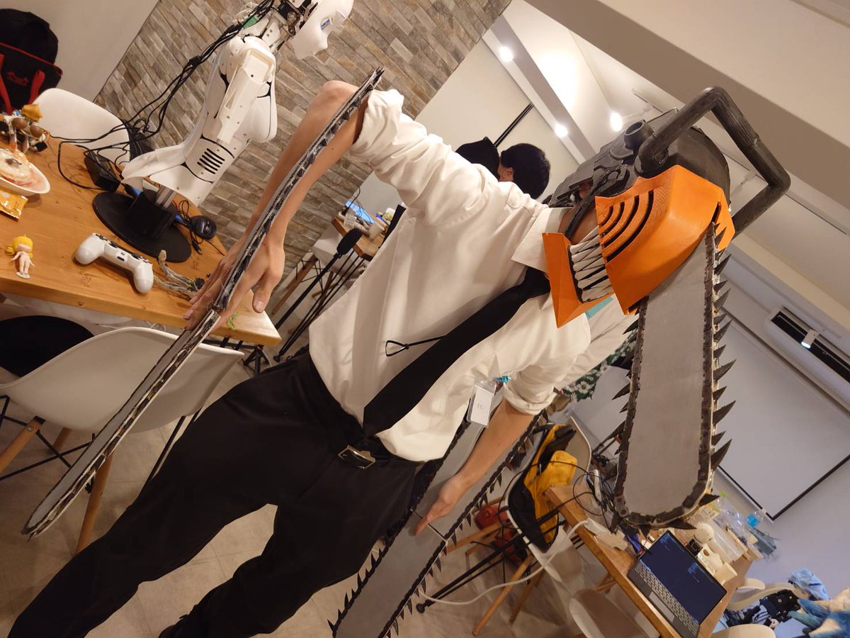 12KEI_robot's tweet image. #2024年作ったものまとめ
#2024製作物まとめ
・レスキューロボコンの救助アーム
・知能ロボコンの機体
・チェンソーマンのコスプレ衣装