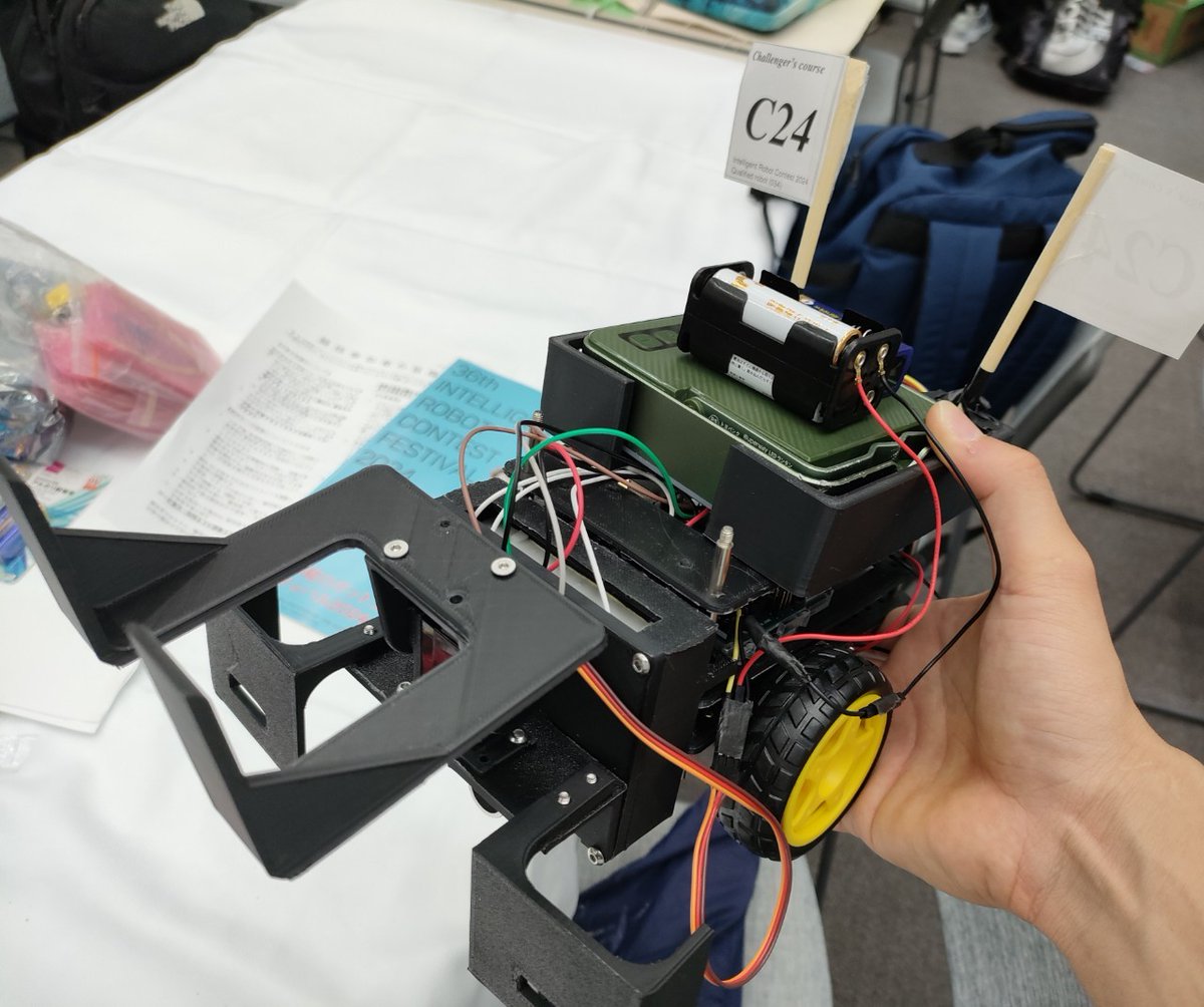12KEI_robot's tweet image. #2024年作ったものまとめ
#2024製作物まとめ
・レスキューロボコンの救助アーム
・知能ロボコンの機体
・チェンソーマンのコスプレ衣装